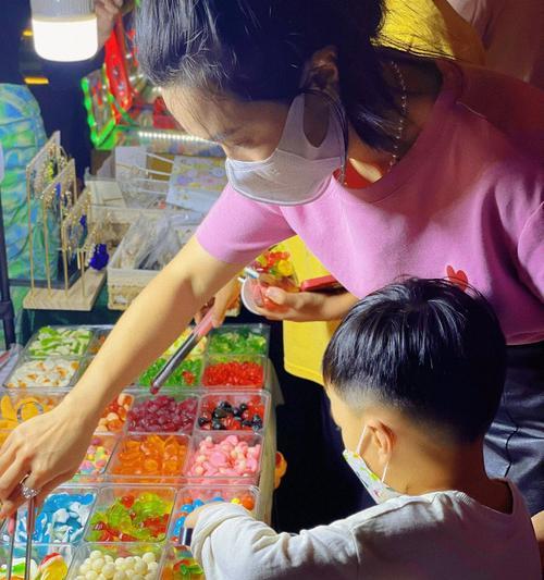 《解密堆叠大陆集市合成方法》（探索游戏中的合成技巧）