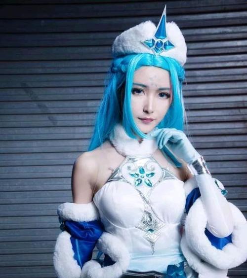 《冰雪舞姿，王昭君的美丽之道》（展火舞姿）